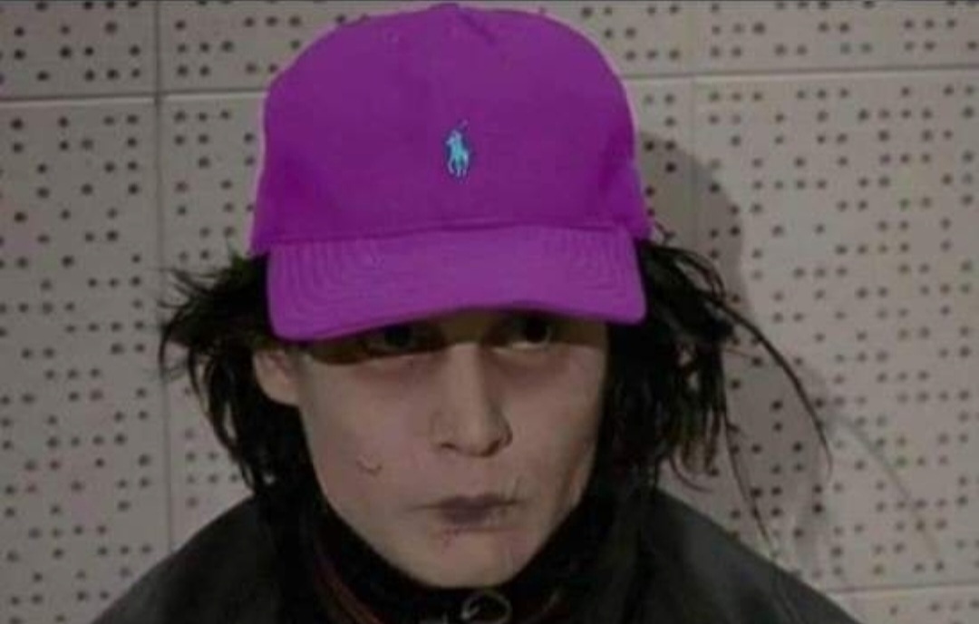 Cap.fuxia.jpg